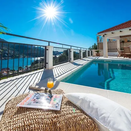 Nila - Private Pool And Sea View Villa *
